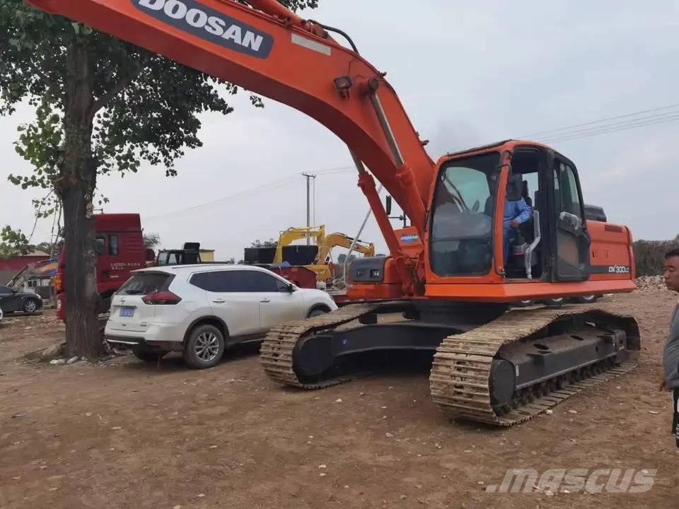 Doosan DX300LC Escavadeiras de esteiras