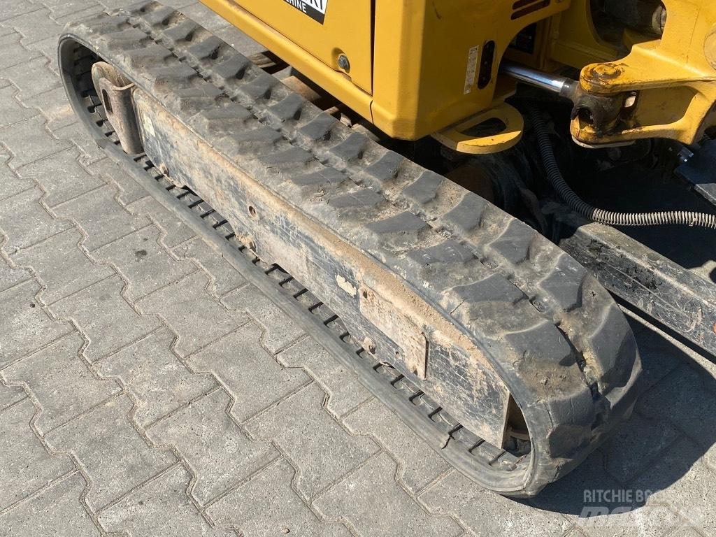 CAT 301.8 Miniescavadeiras