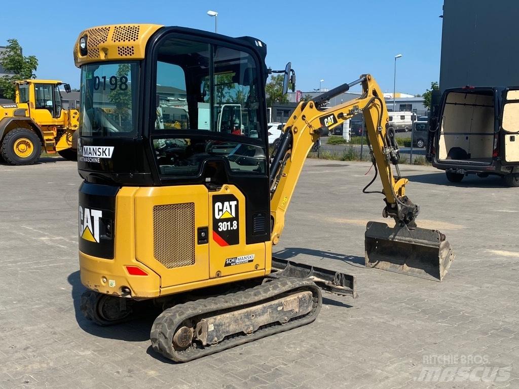 CAT 301.8 Miniescavadeiras