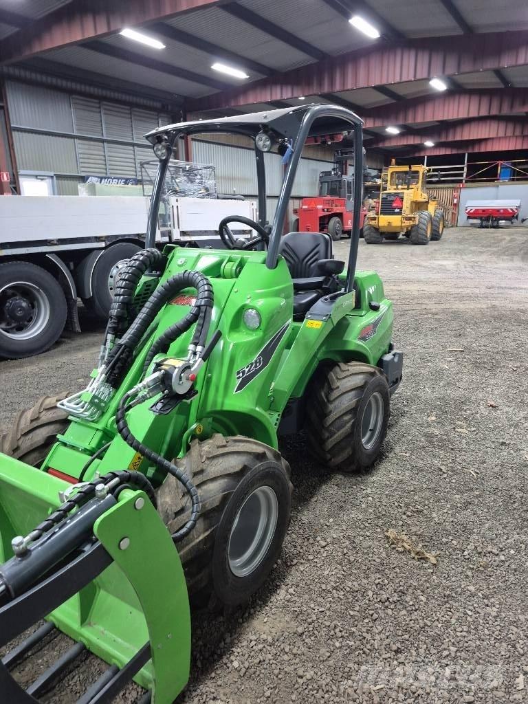 Avant 528 Carregadora multifunções