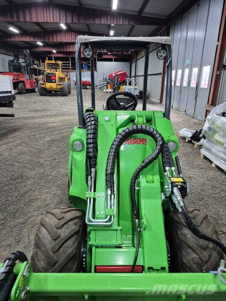 Avant 528 Carregadora multifunções