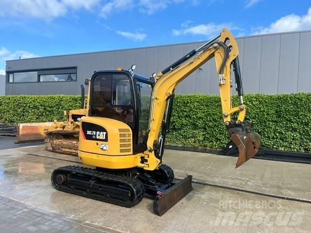 CAT 302.7 D CR Miniescavadeiras