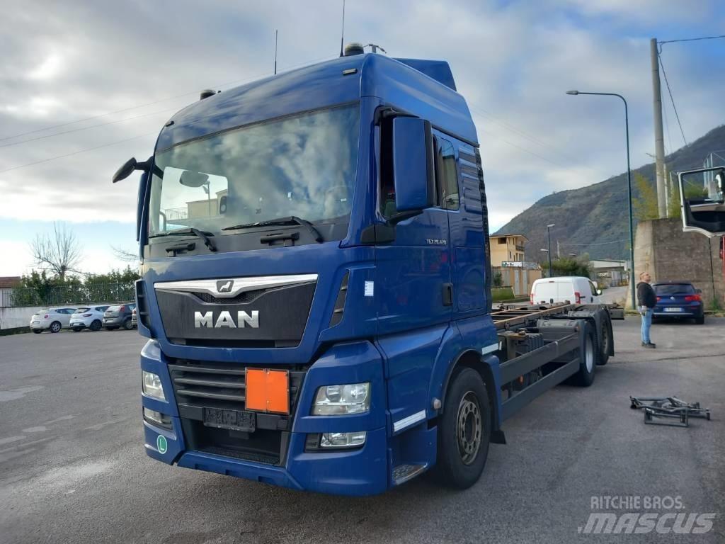 MAN TGX 26.420 Camiões de Transporte Auto