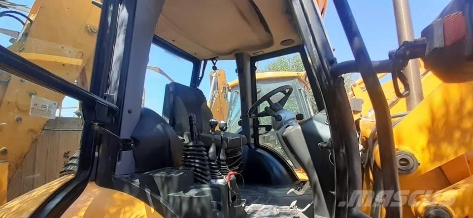 JCB 3 CX SM 4 T Retroescavadeiras