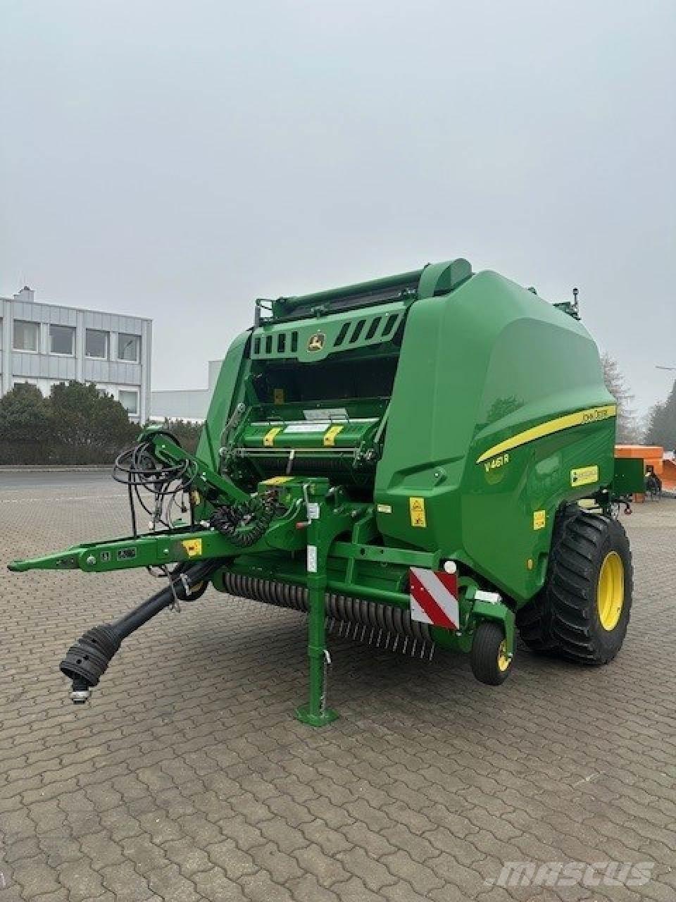 John Deere V461R Enfardadeira de rolos
