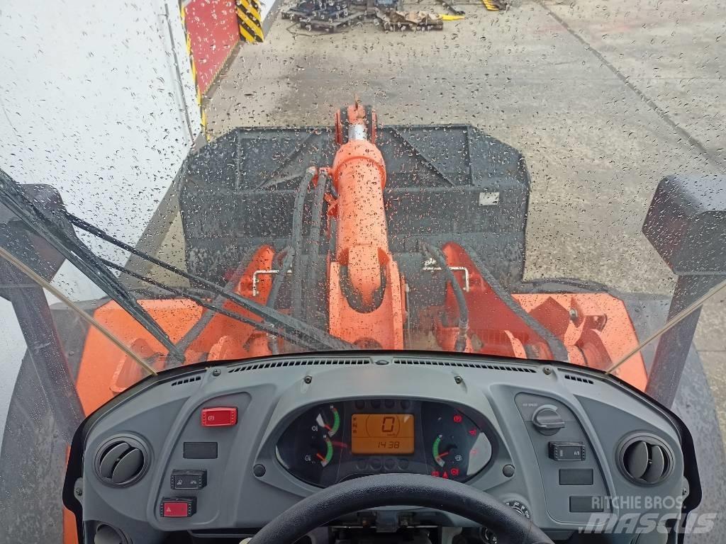 Hitachi ZW150 Carregadeiras de rodas