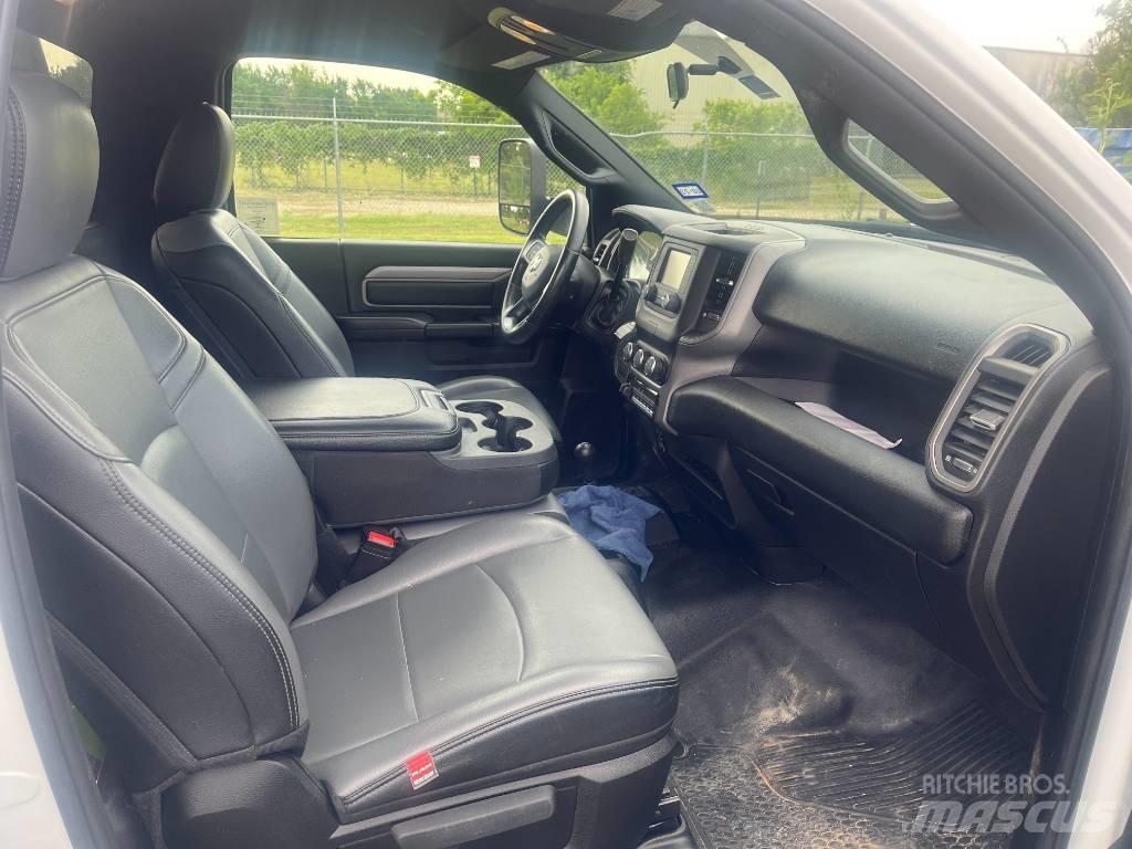 RAM 5500 Camiões estrado/caixa aberta