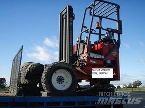Moffett M2403N Empilhadores todo-terreno