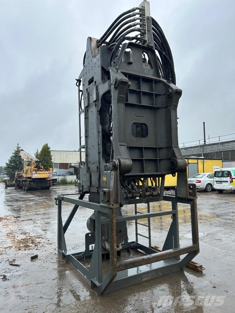 Liebherr LV36 Bate-estacas vibratório