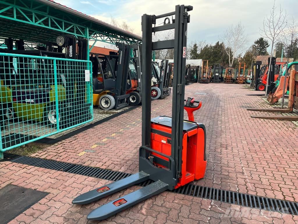 Linde L 14 V-3816 Self propelled stackers