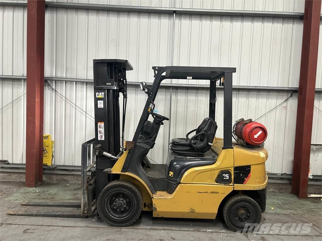 CAT GP25NT Empilhadores a gás