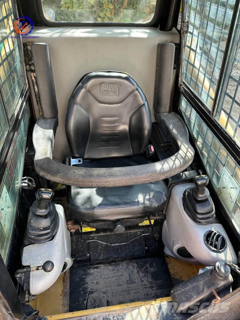 CAT 226 B Minicarregadeiras