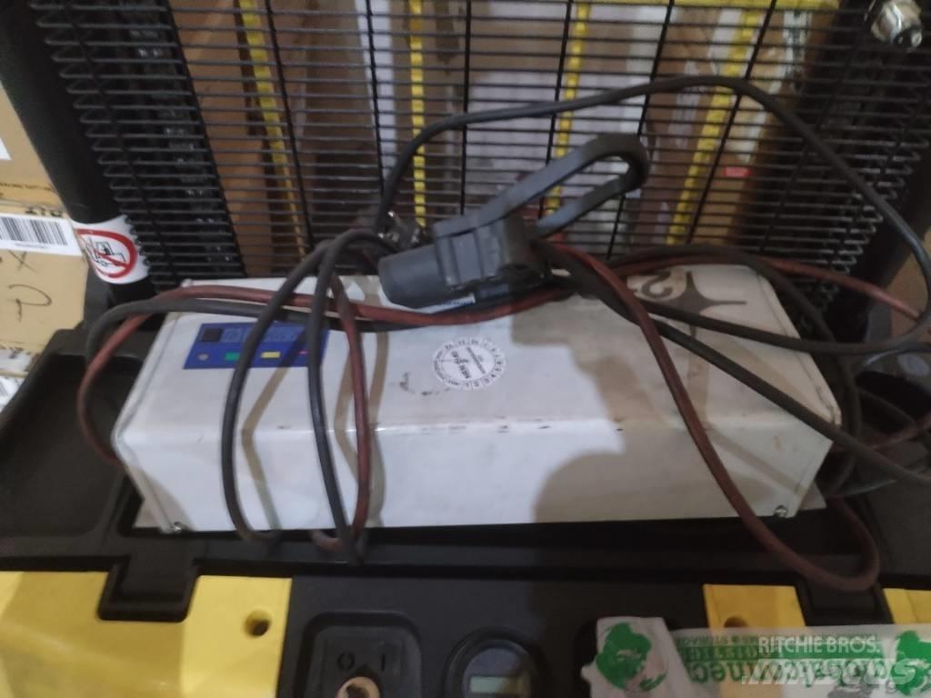 Hyster S 1.2 Empilhador para operador externo