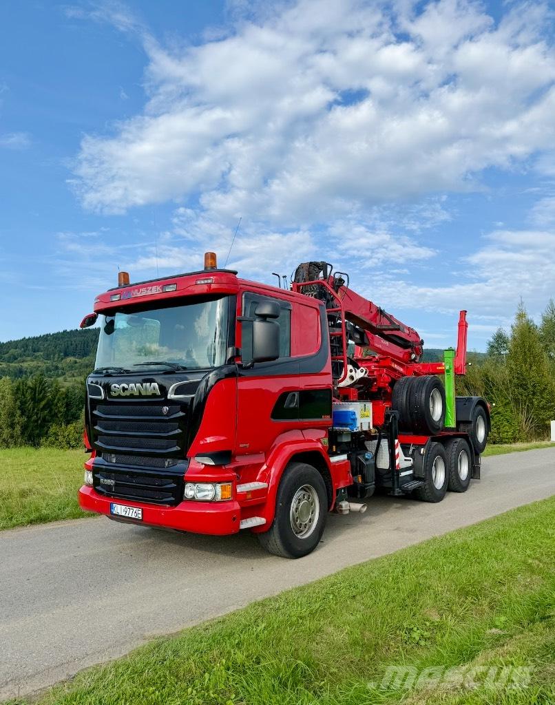 Scania R580 V8 6x4 Caminhões de caixa fechada