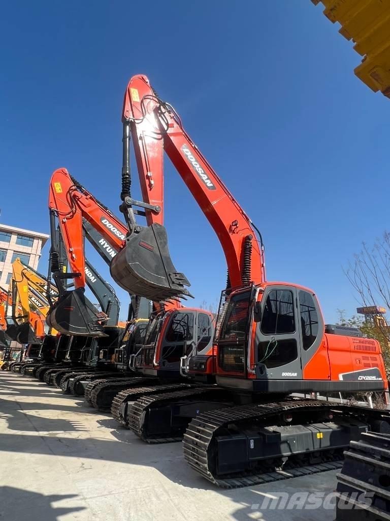 Doosan DX 225 Escavadeiras de esteiras