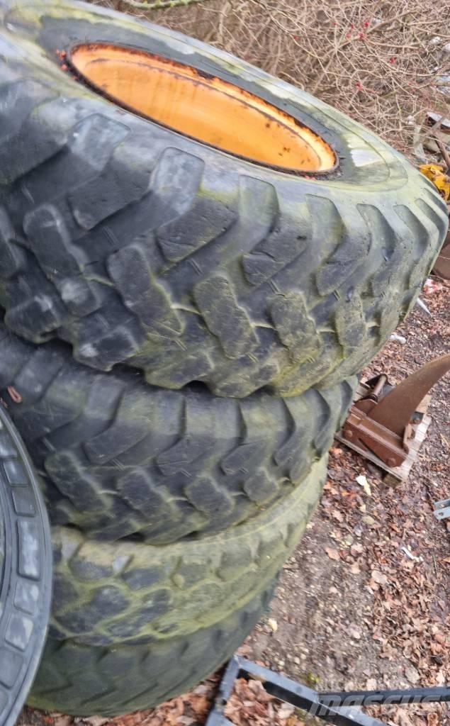  Dæk og fælg Case 721 Carregadeiras de rodas