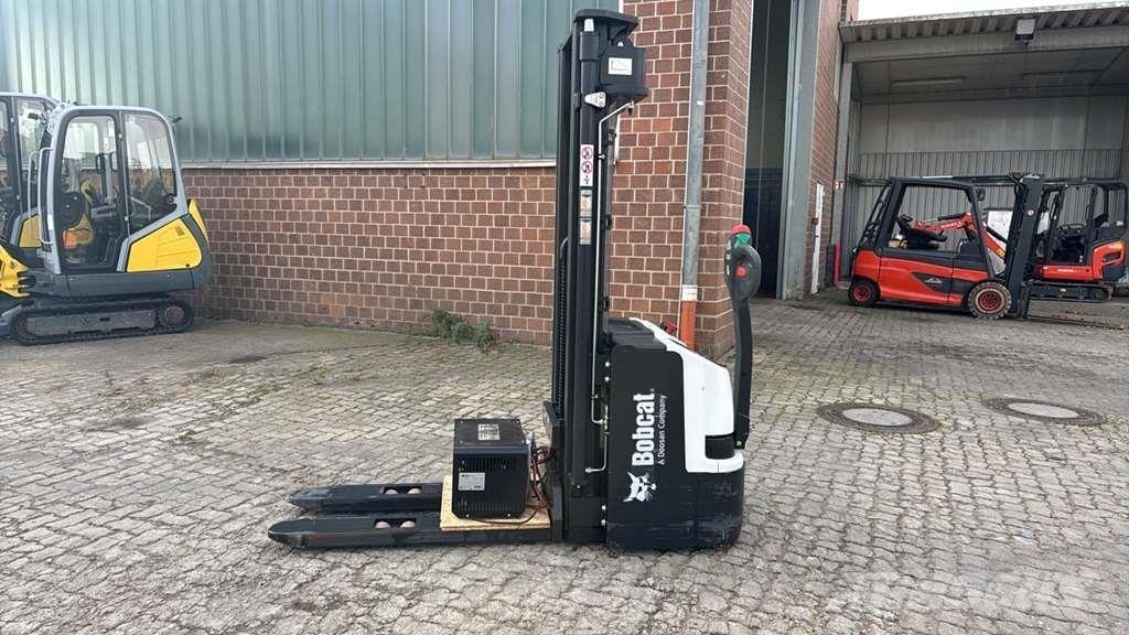 Doosan BSL16N Empilhador para operador externo