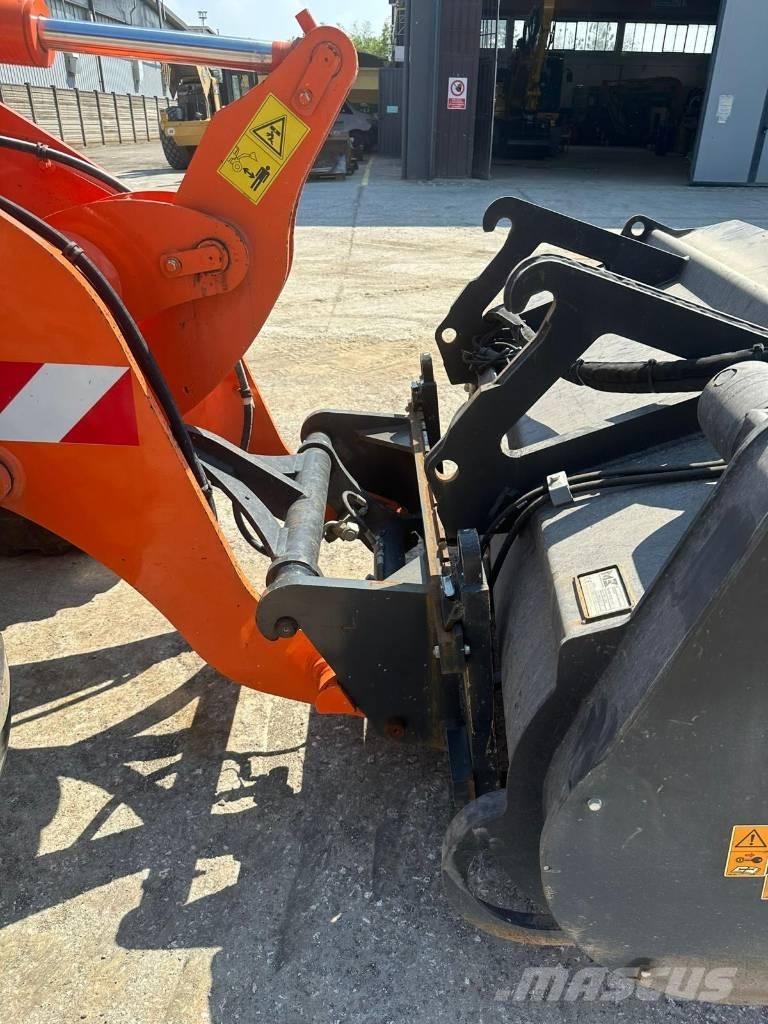 Komatsu WA 80 M-8 Carregadeiras de rodas