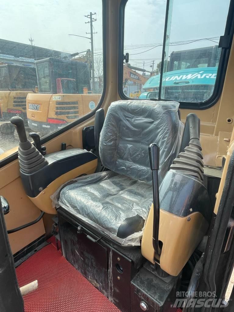 CAT 303.5 Miniescavadeiras