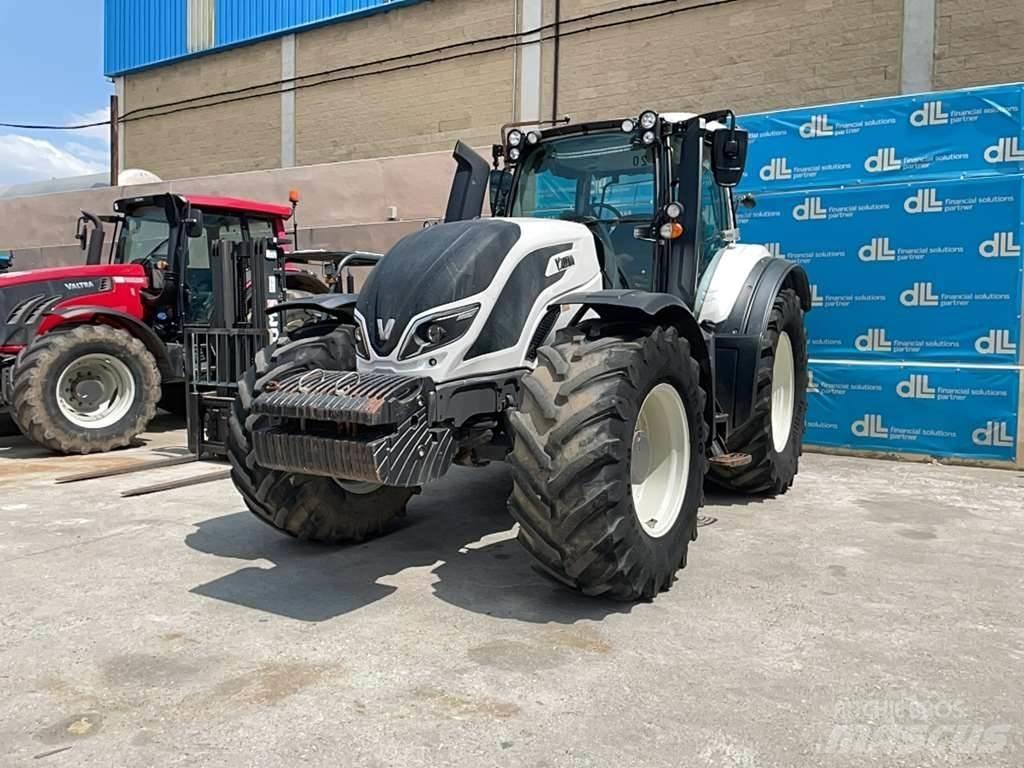 Valtra T174E Tratores Agrícolas usados