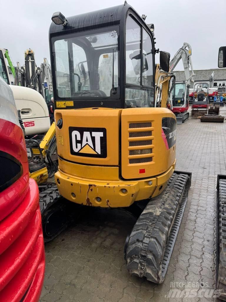 CAT 302.7 D Miniescavadeiras