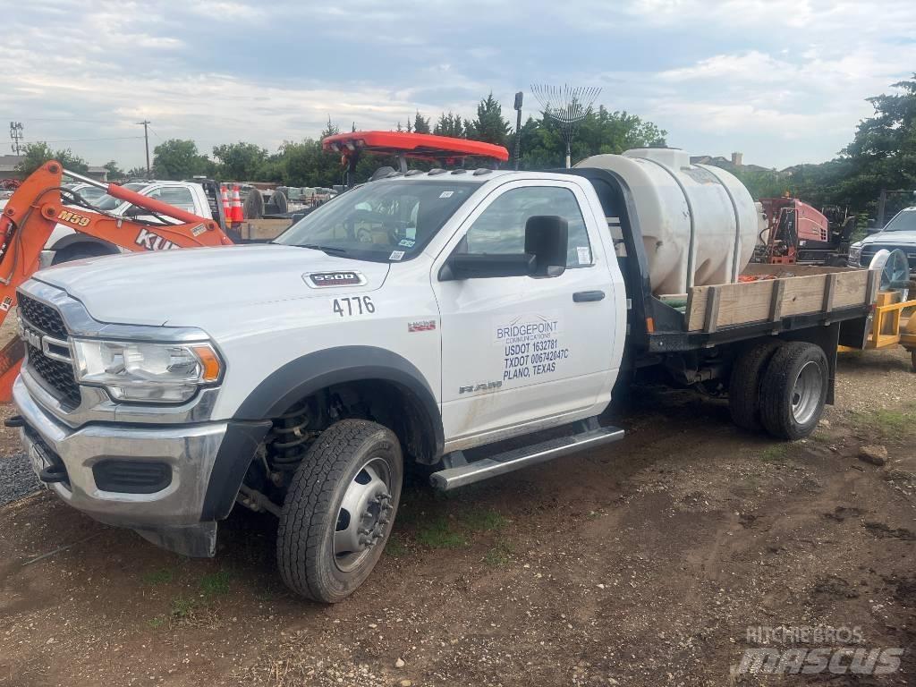 RAM 5500 Camiões estrado/caixa aberta