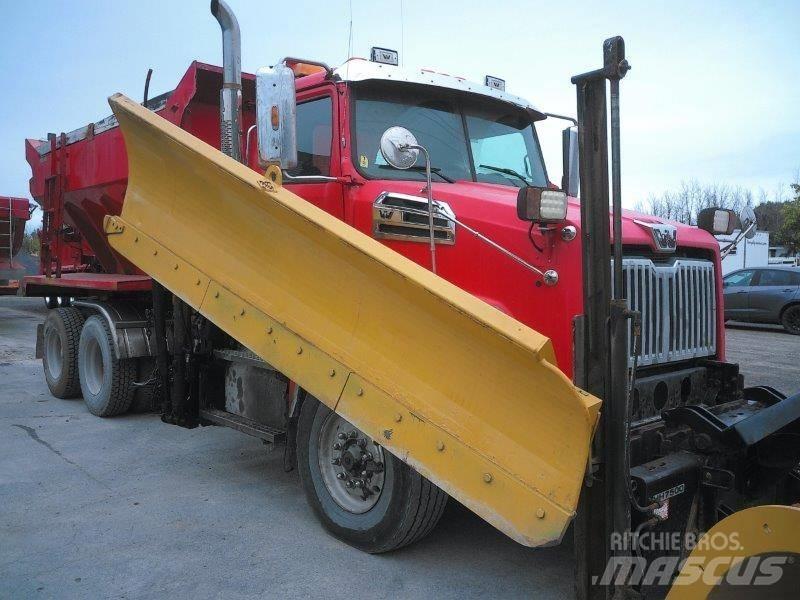 Western Star 4700 SB Lâminas de neve e arados