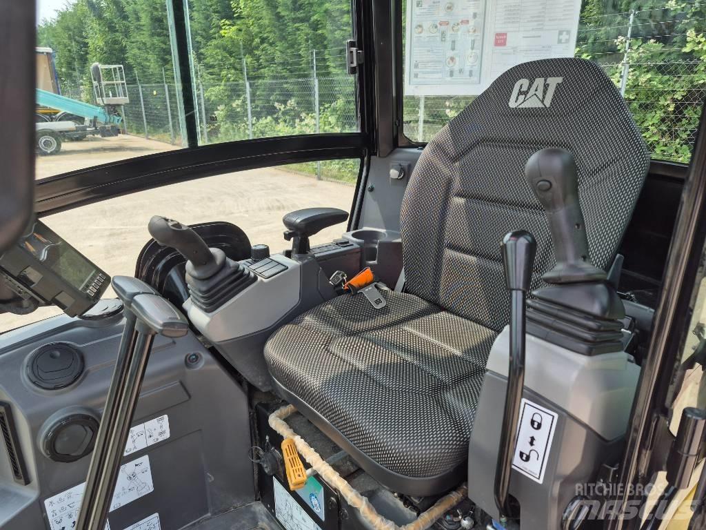 CAT 301.8 Miniescavadeiras
