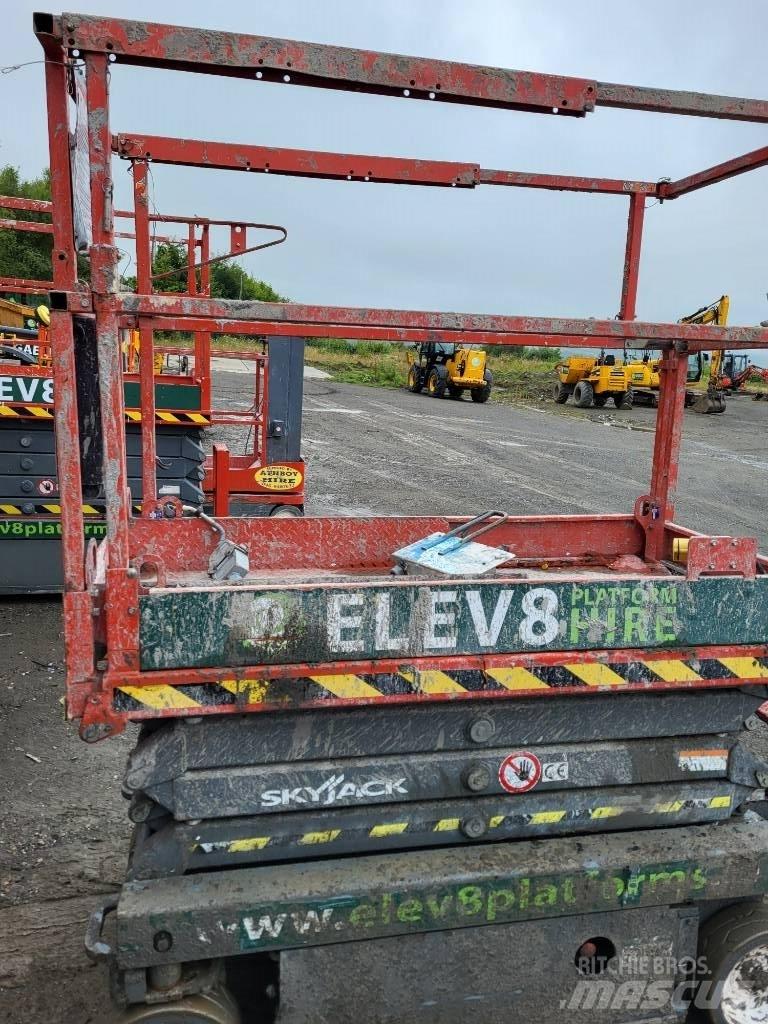 SkyJack 32/19 Elevadores de tesoura