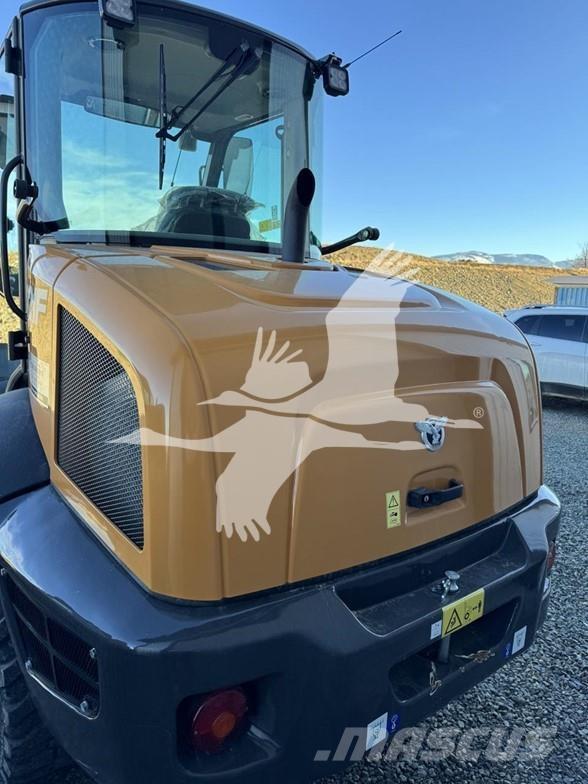 CASE 221F Carregadeiras de rodas