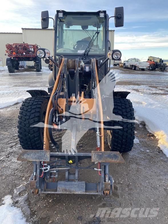 CASE 221F Carregadeiras de rodas