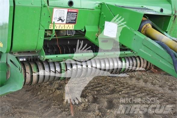 John Deere 567 Enfardadeira de rolos