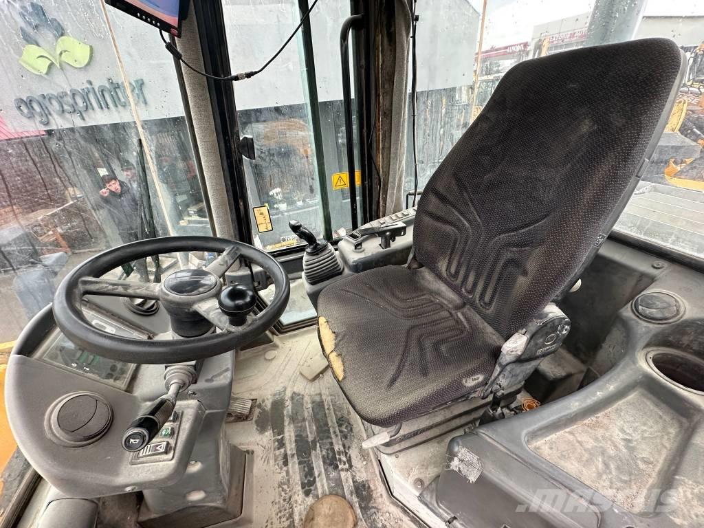 Liebherr L 524 Carregadeiras de rodas