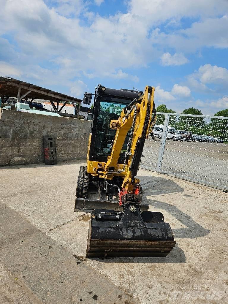 CAT 301.8 Miniescavadeiras