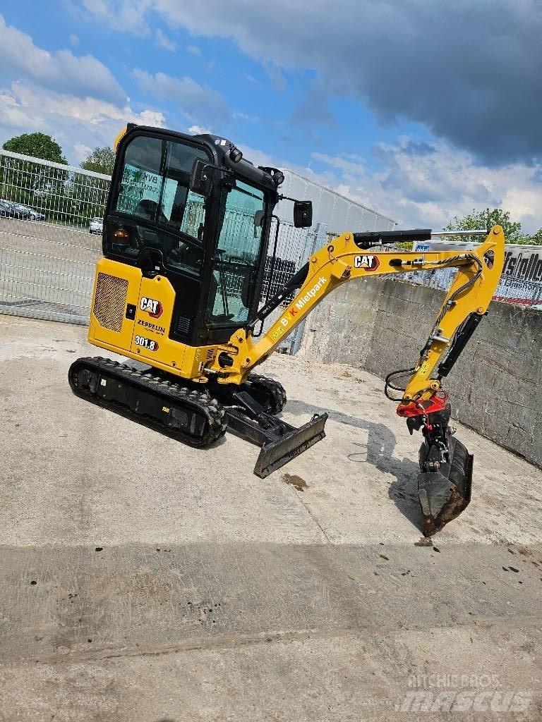 CAT 301.8 Miniescavadeiras