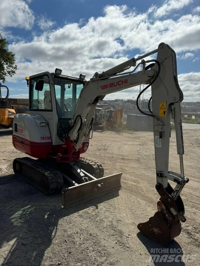 Takeuchi TB 230 Miniescavadeiras