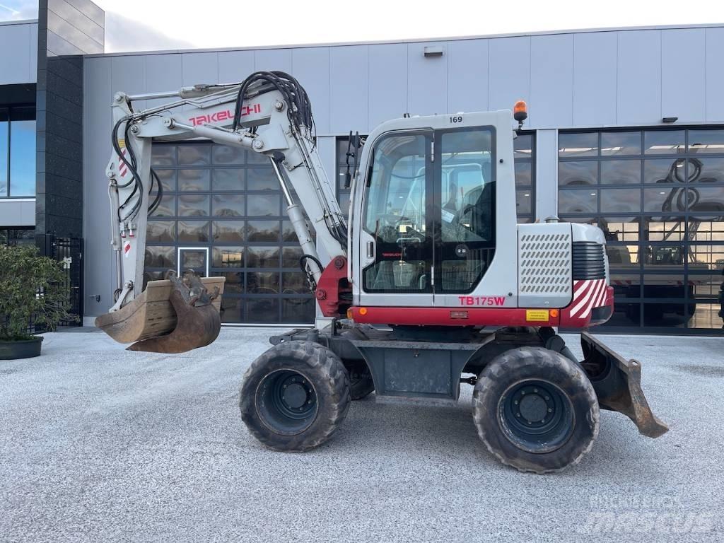 Takeuchi TB175W Escavadoras Midi 7t - 12t