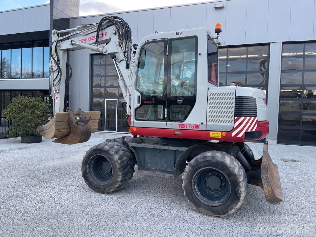 Takeuchi TB175W Escavadoras Midi 7t - 12t