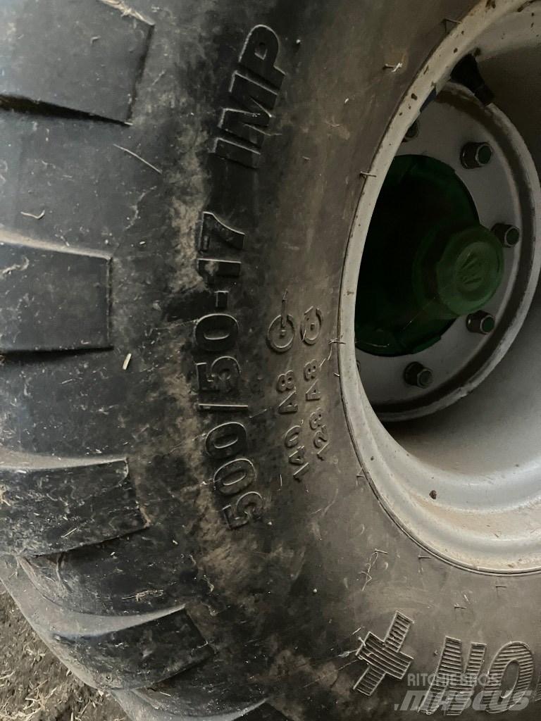 McHale F5400 Enfardadeira de rolos