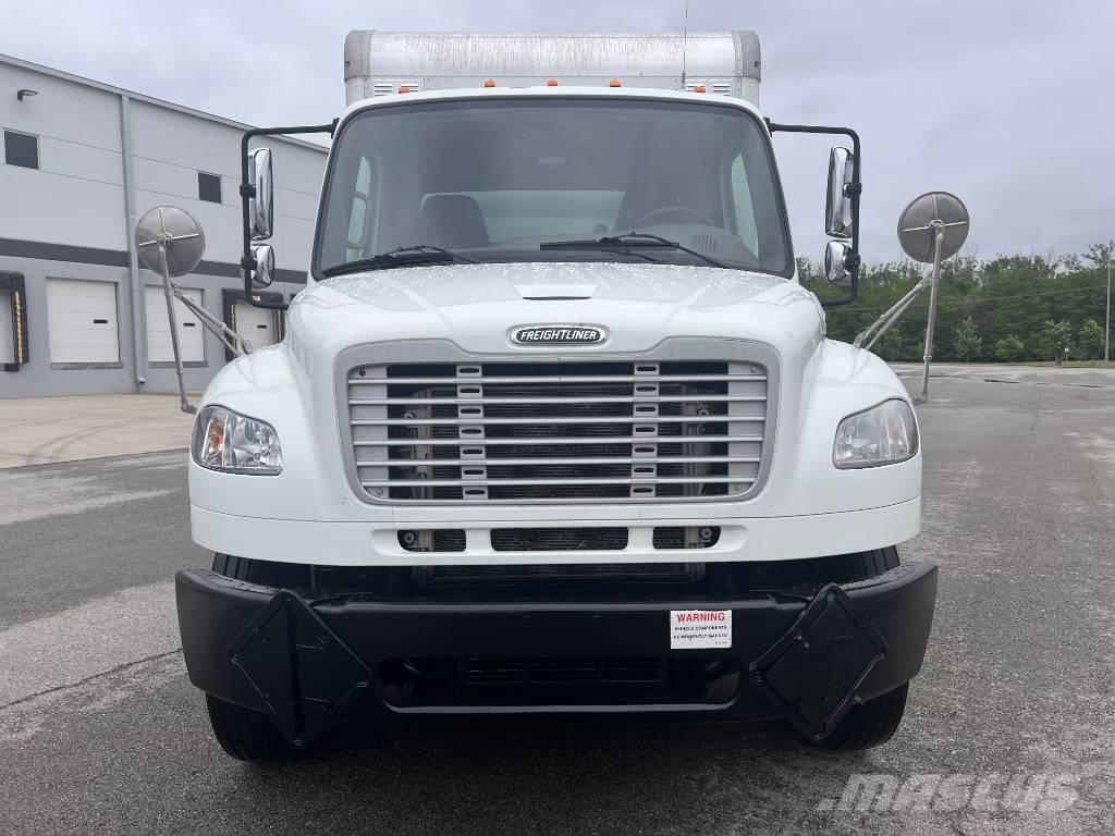 Freightliner M 106 Caminhões de caixa fechada