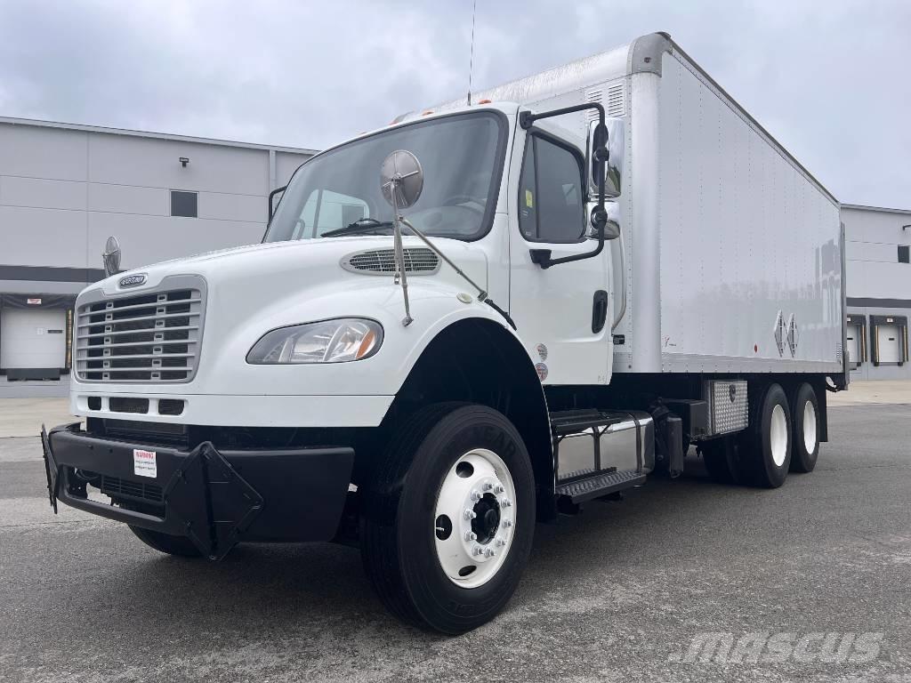 Freightliner M 106 Caminhões de caixa fechada