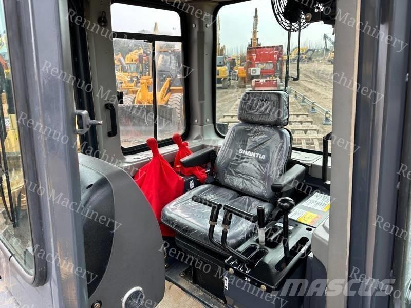 Shantui SD 16 Dozers - Tratores rastos