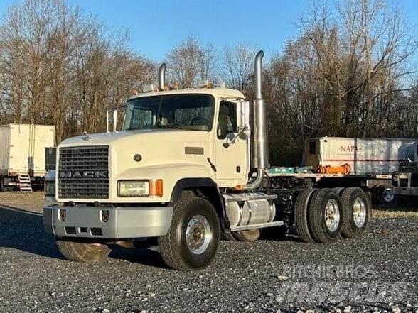 Mack CL733 Cavalos Mecânicos