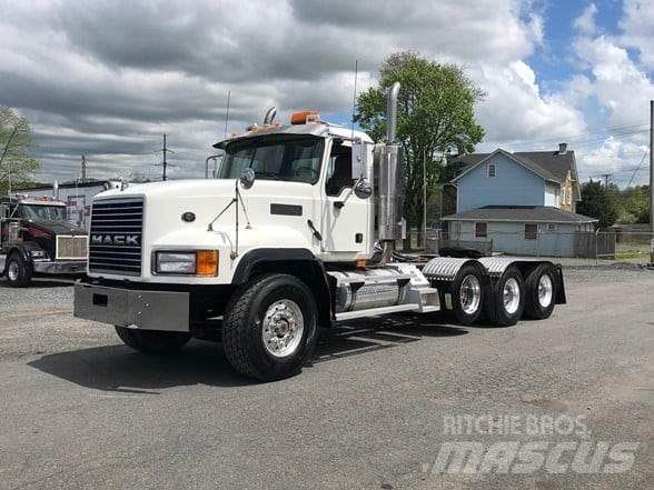 Mack CL733 Cavalos Mecânicos