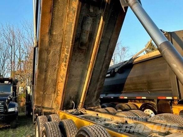 Mack GRANITE GU713 Camiões basculantes