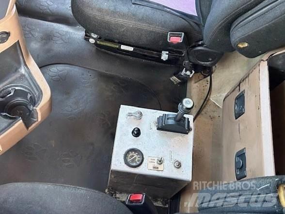 Mack GRANITE GU713 Camiões basculantes