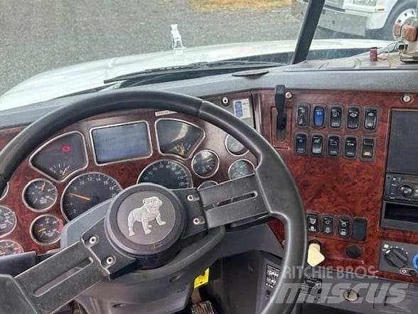 Mack GRANITE GU813 Camiões de lixo