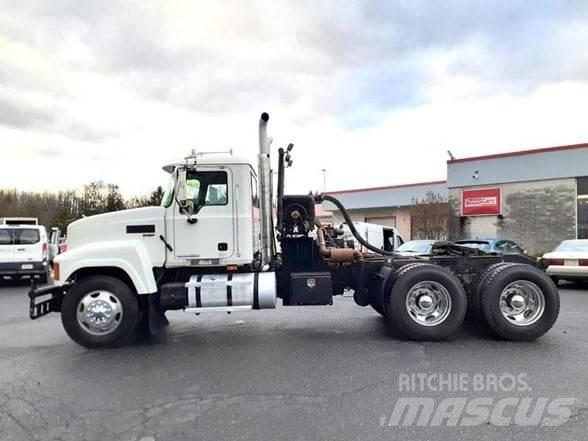 Mack PINNACLE CHU613 Cavalos Mecânicos