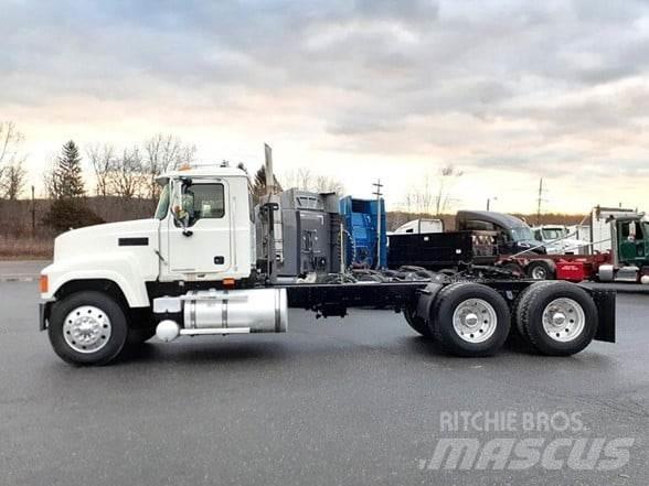 Mack PINNACLE CHU613 Cavalos Mecânicos