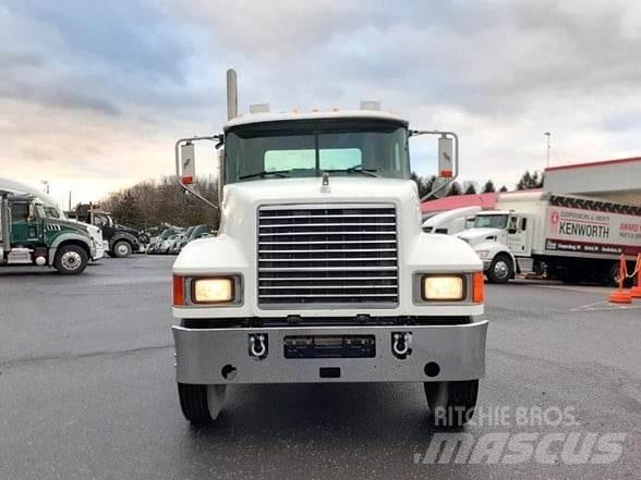 Mack PINNACLE CHU613 Cavalos Mecânicos